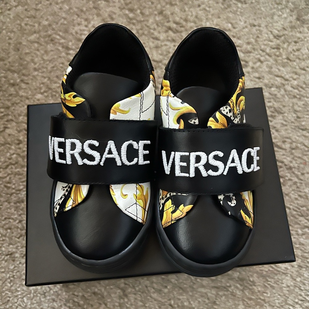 Toddler Unisex Versace Sneaker Size 22 (US 6)